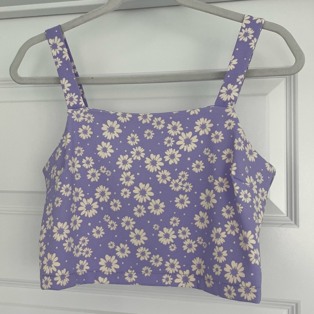 Altar’d State purple and white floral crop TOP - MEDIUM